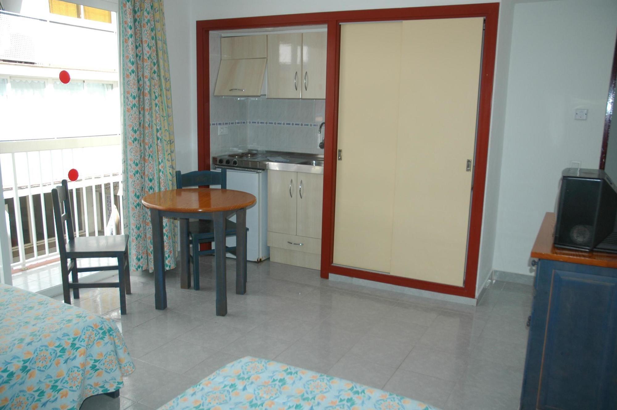 Excelsior Estudios & Apartamentos San Antonio  Buitenkant foto