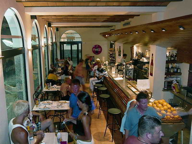 Excelsior Estudios & Apartamentos San Antonio  Restaurant foto